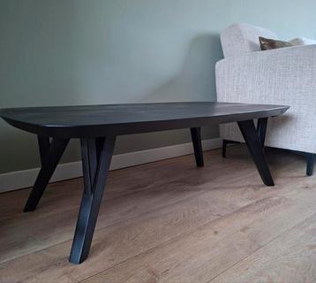 Salontafel zwart acaciahout Coffeetable black wood 120x65x40 beschikbaar voor biedingen