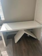 Malm bureau, Huis en Inrichting, Ophalen, Zo goed als nieuw