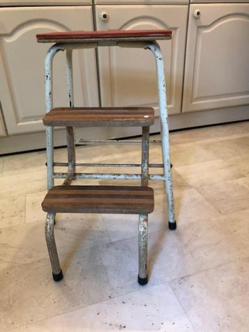 Retro / vintage keukentrapje beschikbaar voor biedingen