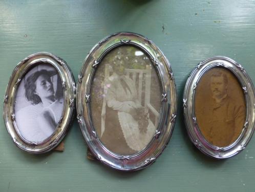Antieke Engelse Zilveren ovale Fotolijstjes / set  van drie, Antiek en Kunst, Antiek | Overige Antiek, Verzenden