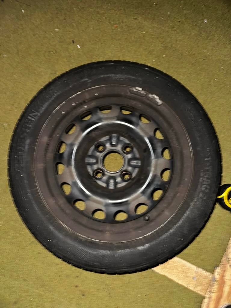 Toyota Aygo Autoband met Velg - 155/65 R14, Auto diversen, Wieldoppen, Ophalen, Gebruikt