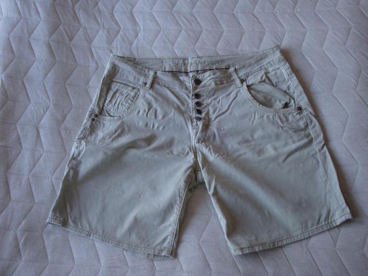 Zand beige SILVER CREEK korte broek. Maat L., Kleding | Dames, Broeken en Pantalons, Zo goed als nieuw, Maat 42/44 (L), Beige