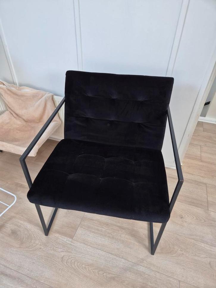 Zwarte suede stoel Fauteuil Zamet Karwei, Huis en Inrichting, Stoelen, Eén, Zwart, Ophalen