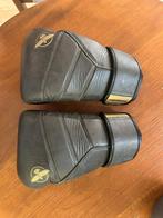 Hayabusa Boxing Gloves T3 LX Obsidian/Gold, Ophalen, Zo goed als nieuw, Bokshandschoenen