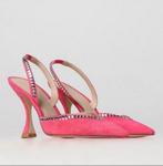 Stuart weitzman suède sandalen 39 1/2, Ophalen of Verzenden, Zo goed als nieuw, Sandalen of Muiltjes