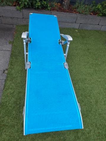 Ligbed blauw Turquoise verstelbaar met armleuningen  beschikbaar voor biedingen