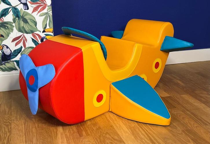 Super leuk groot speel vliegtuig van stevige foam+kunstleer, Kinderen en Baby's, Speelgoed | Overig, Zo goed als nieuw, Jongen of Meisje