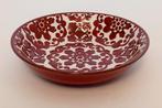 Schaaltje/schoteltje XENOS met rood/bruin bloemmotief, Porselein of Keramiek, Schaal, Rond, Nieuw