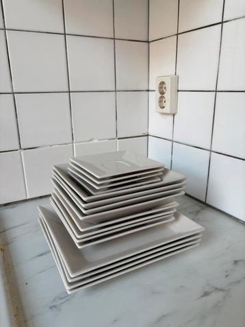 Servies set wit beschikbaar voor biedingen
