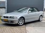 BMW e46 323i Cabrio/ Airco/ Lederen Memory Seats/ Handgesch., Auto's, Achterwielaandrijving, Mistlampen, Zwart, 2494 cc