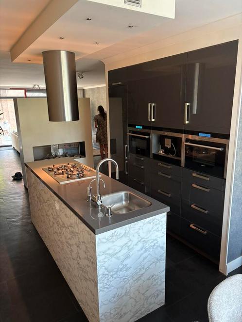 Complete keuken met kookeiland, Huis en Inrichting, Keuken | Complete keukens, Zo goed als nieuw, Overige typen, Wit, Composiet
