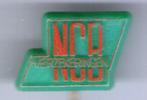 N.C.B. verzekeringen groen plastic speldje ( W_063 ), Verzamelen, Verzenden, Zo goed als nieuw, Merk, Speldje of Pin