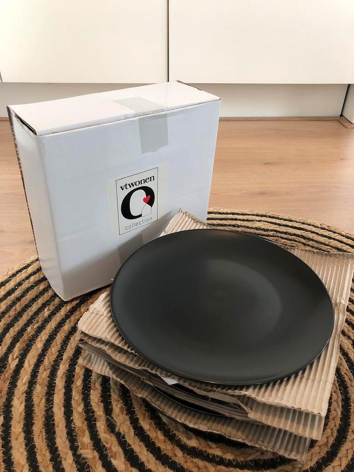 Vtwonen 36-delig servies mat zwart nieuw in doos, Huis en Inrichting, Keuken | Servies, Nieuw, Compleet servies, Effen, Aardewerk