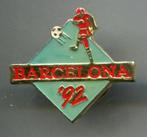 Barcelona '92 football PIN ( BLAD8_866 ), Verzamelen, Speldjes, Pins en Buttons, Verzenden, Zo goed als nieuw, Sport, Speldje of Pin
