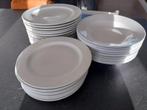 Borden servies Leftmann en Churchill, Huis en Inrichting, Keuken | Servies, Ophalen, Zo goed als nieuw, Overige stijlen, Bord(en)