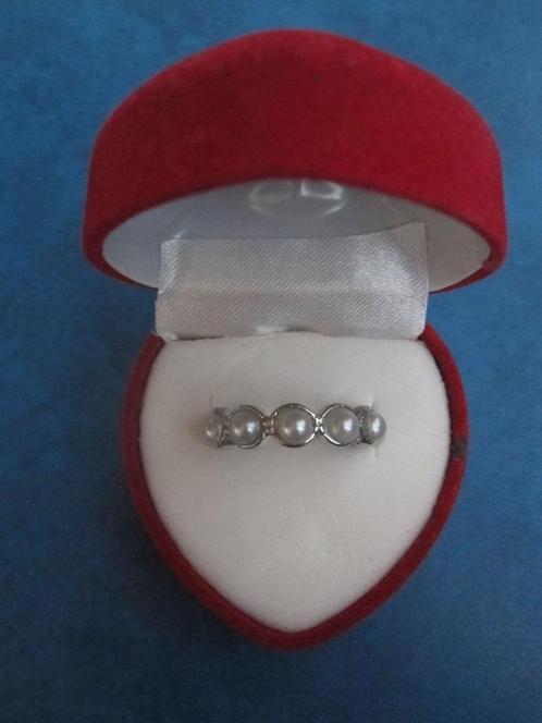 Ring - zilverkleurig - met pareltjes (NIEUW), Sieraden, Tassen en Uiterlijk, Ringen, Nieuw, Dame, Kleiner dan 17, Zilver, IJzer of Staal