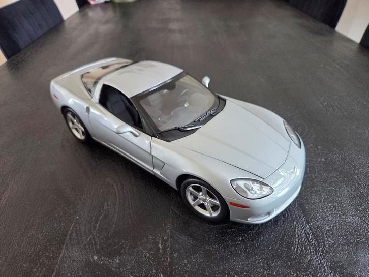 Hotwheels Chevrolet Corvette C6 schaal 1:12 Limited edition, Hobby en Vrije tijd, Modelauto's | 1:5 tot 1:12, Zo goed als nieuw