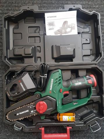 Parkside 12v accu houtzaag beschikbaar voor biedingen