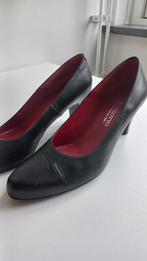 dames pumps van het merk paolo salotto maat 40, Kleding | Dames, Schoenen, Paolo salotto, Zwart, Ophalen of Verzenden, Zo goed als nieuw