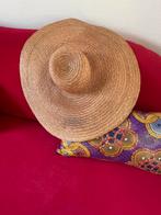 Elegante carnavals Strohoed met Brede Rand, Ophalen of Verzenden, Zo goed als nieuw, One size fits all, Hoed