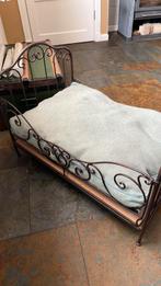 Mooi zwaar metalen honden of katten bed, Ophalen of Verzenden, Zo goed als nieuw