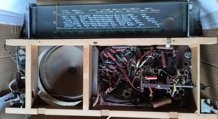 GRATIS Radio project schaalradio onafgemaakt, Hobby en Vrije tijd, Elektronica-componenten, Gebruikt, Ophalen of Verzenden