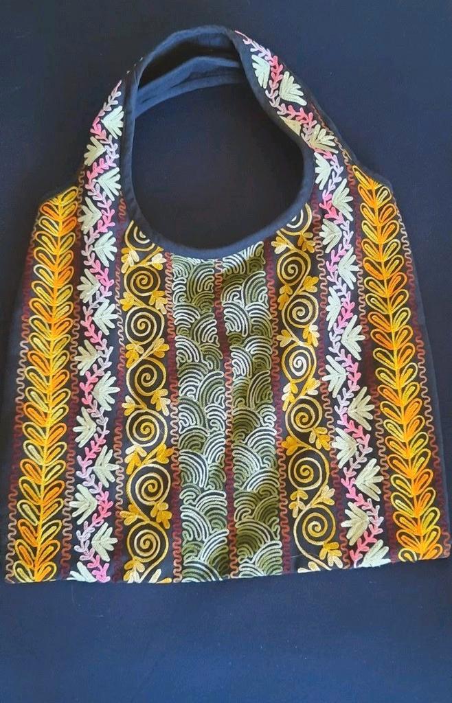 in India handgemaakte (schouder)tas
100% dikke katoen, Sieraden, Tassen en Uiterlijk, Tassen | Damestassen, Zo goed als nieuw