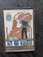 Cloisonné tegel: Wederopbouw Nederland, Antiek en Kunst, Antiek | Wandborden en Tegels, Ophalen of Verzenden