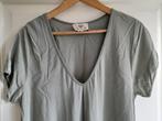Losvallende groene viscose zomerjurk, V-hals en kort mouwtje, Maat 42/44 (L), Ophalen of Verzenden, Zo goed als nieuw, Onder de knie