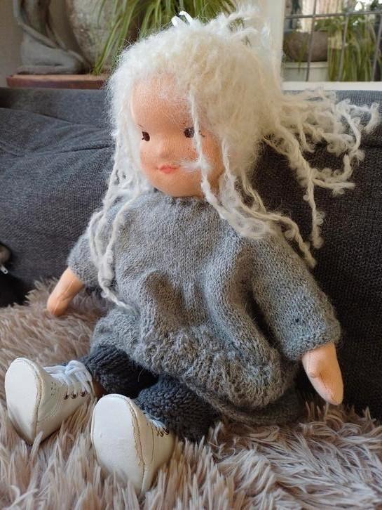 NIEUW Handgemaakte tricot pop waldorf antroposofisch wol, Kinderen en Baby's, Speelgoed | Poppen, Nieuw, Overige typen, Ophalen of Verzenden