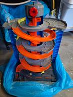 Hot wheel garage en 3 dubbele looping, Ophalen, Racebaan, Zo goed als nieuw, Hot Wheels