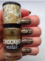 NIEUW Essence Crack Metal nagellak, Nieuw, Ophalen of Verzenden, Handen en Nagels, Goud