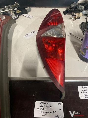 Fiat Punto 3drs 2005 2500182 Achterlicht Links of Rechts  beschikbaar voor biedingen