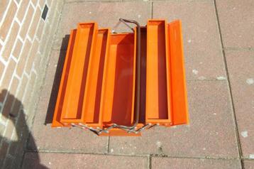 Metalen gereedschapskist te koop  beschikbaar voor biedingen