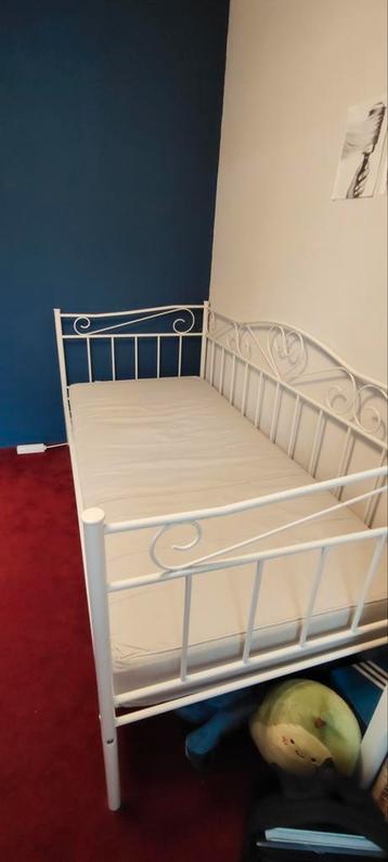 Één persoons bedframe inclusief matras - afbeelding 2