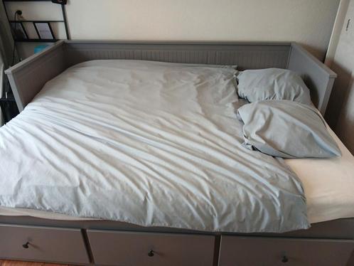 Ikea (Hemnes) bed, 1&2 persoons, Huis en Inrichting, Slaapkamer | Bedden, Gebruikt, Tweepersoons, 160 cm, 200 cm, Hout, Grijs