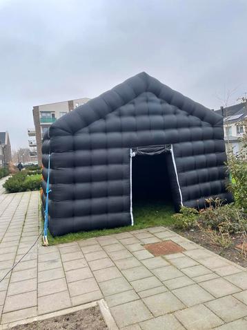 Opblaas partytent huren beschikbaar voor biedingen
