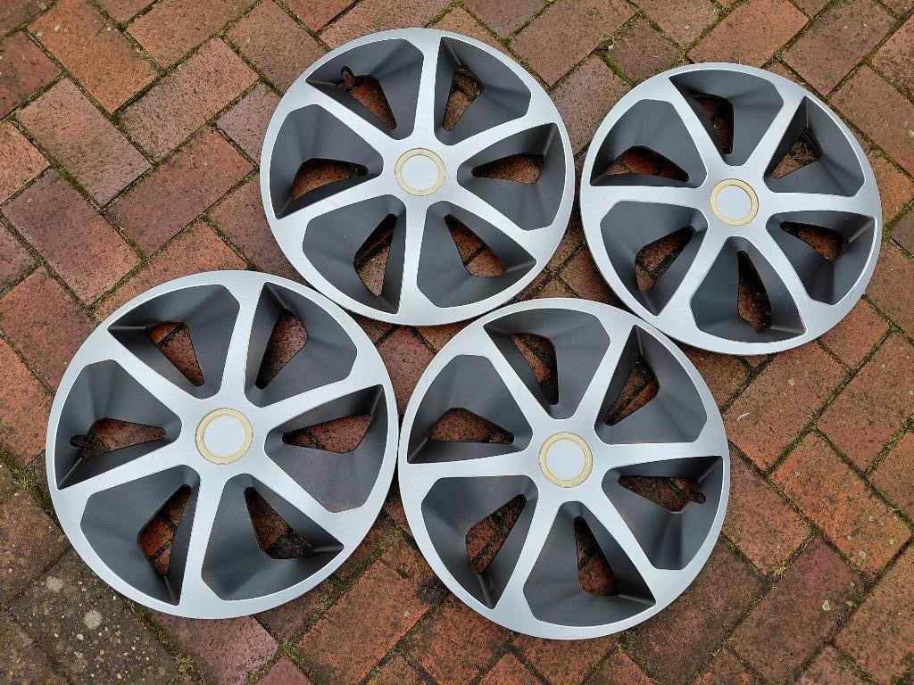 4 Wieldoppen 16 inch (188), Auto diversen, Wieldoppen, Ophalen of Verzenden, Zo goed als nieuw