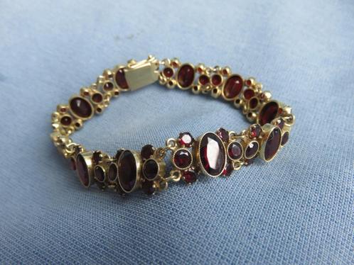 Antieke armband in 8 karaat goud met granaat stenen, Sieraden, Tassen en Uiterlijk, Antieke sieraden, Armband, Goud, Ophalen of Verzenden