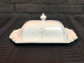 Mooie botervloot met relief op stolp en schotel -ongebruikt  beschikbaar voor biedingen