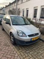 Ford Fiësta 1.3 I 3DR 2006 Grijs, Auto's, Voorwielaandrijving, 1299 cc, 40 €/maand, Airconditioning