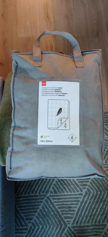 Nieuw vier seizoenen dekbed 140x200 (één deel!) beschikbaar voor biedingen