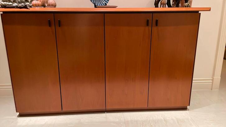 Sicame Kersenhouten dressoir-kastje met zwarte accenten., Huis en Inrichting, Kasten | Dressoirs, Zo goed als nieuw, 150 tot 200 cm