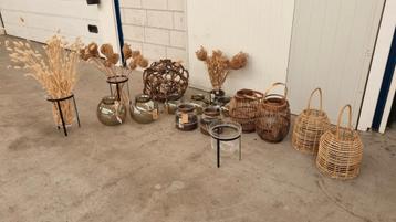 Decoratie / glaswerk / riet / rotan en metaal. beschikbaar voor biedingen