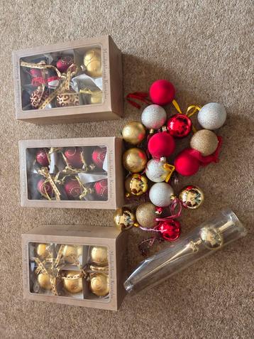 Kerstballen  beschikbaar voor biedingen