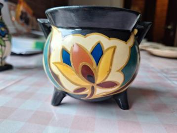 Vintage Bloempotje op Voetjes beschikbaar voor biedingen