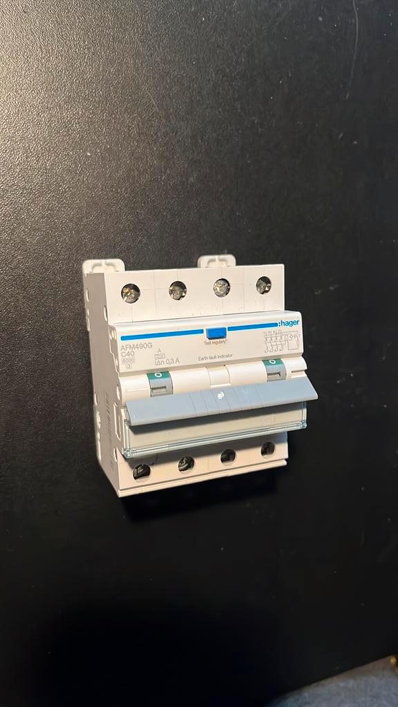 3 - fase Hager aardlekautomaat 4 polig, 40A, Doe-het-zelf en Verbouw, Elektra en Kabels, Nieuw, Overige typen, Ophalen of Verzenden