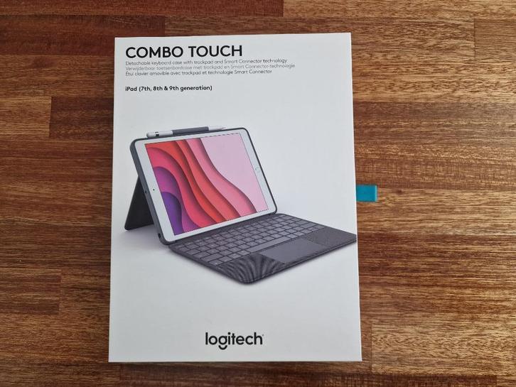 Logitech Combo Touch Trackpad Case voor iPad (7/8/9 Gen), Computers en Software, Tablet-hoezen, Zo goed als nieuw, Bescherming voor- en achterkant