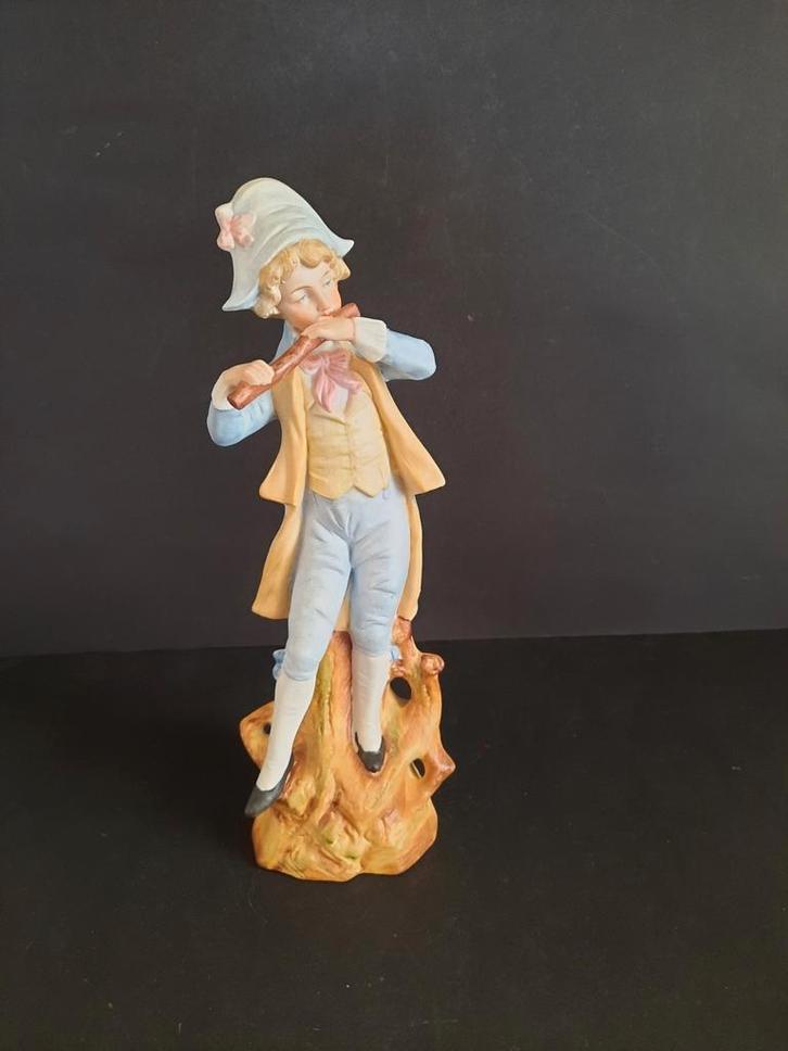 Jongen met fluit van porselein, Antiek en Kunst, Antiek | Porselein, Ophalen of Verzenden