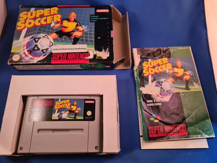 SNES - Super Soccer (CIB), Hobby en Vrije tijd, Verzamelkaartspellen | Pokémon, Gebruikt, Verzenden